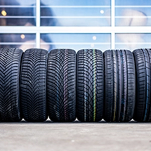 Henkilö- ja pakettiautot (tuumakokoiset)